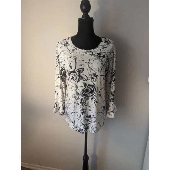Karl Lagerfeld Paris floral shirt - Picture 1 of 6